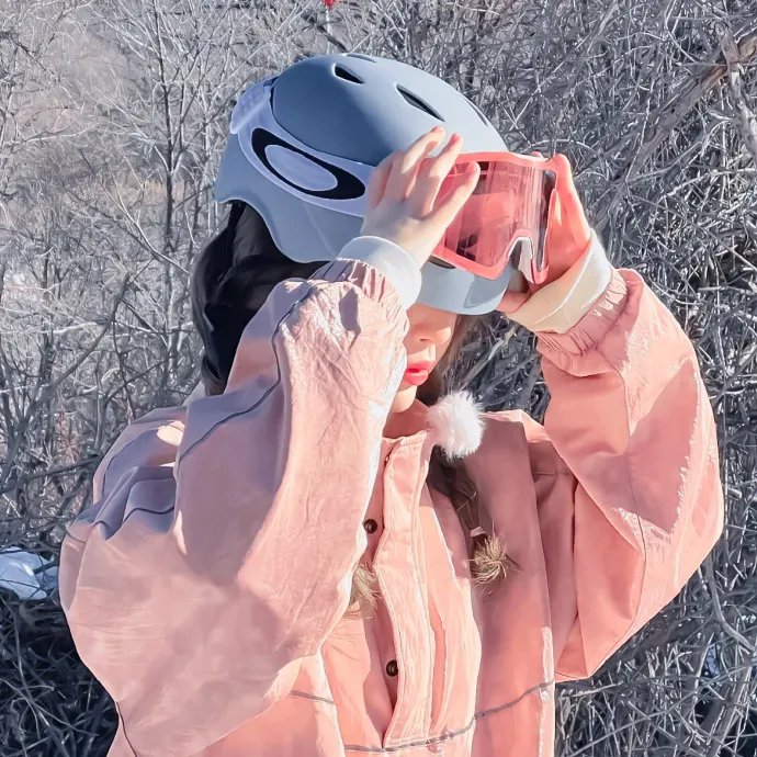 星云结晶海报